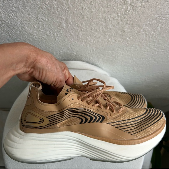 APL STREAMLINE Beige and Black Athletic Shoes - Picture 2 of 8